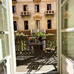 La Casa Di Ringhiera - Silenzioso Appartamento Di Charme Con Balcone Nel Quadrilatero Romano